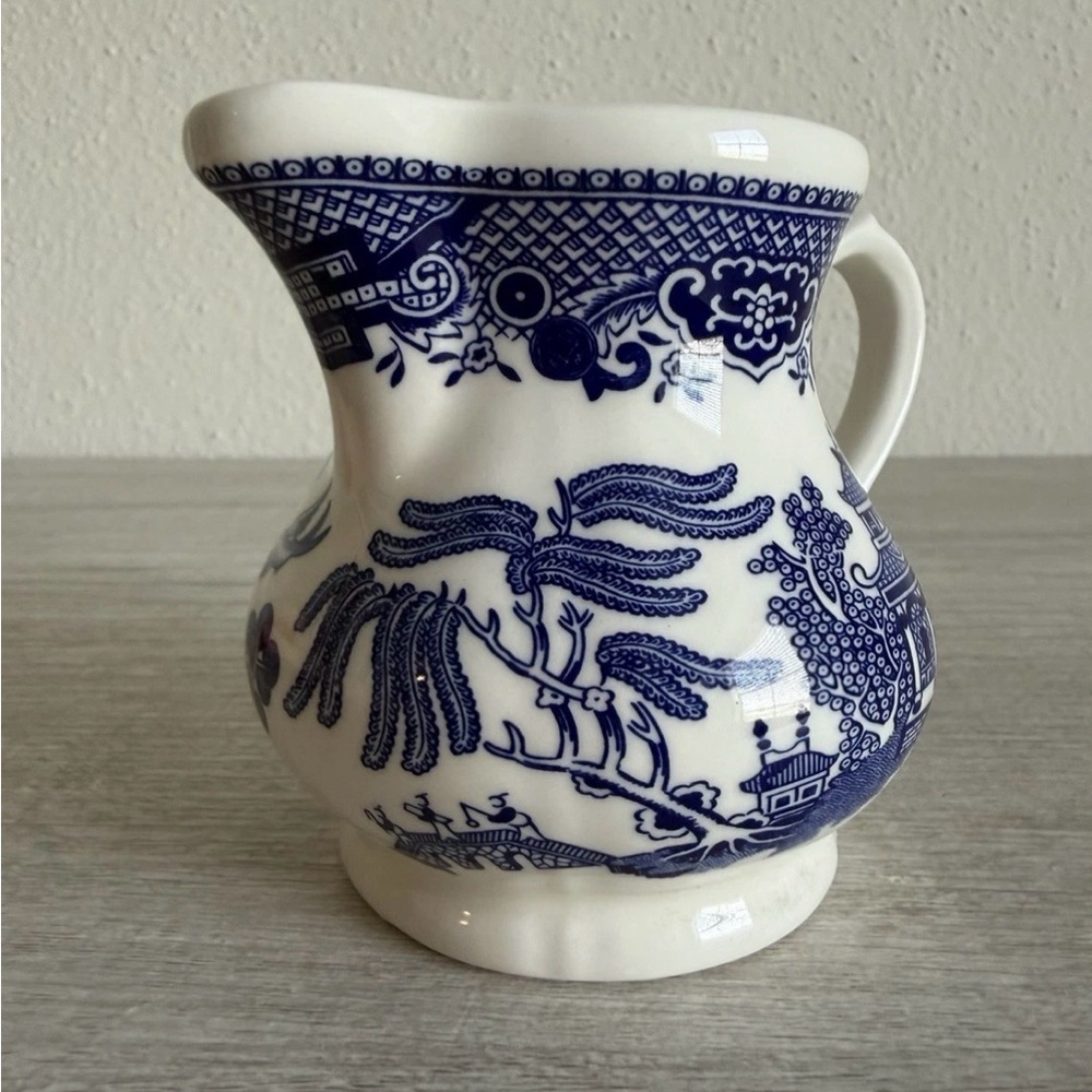 Vintage Churchill Blue Willow Creamer And Sugar Mint Condition Made In England - Picture 4 of 13